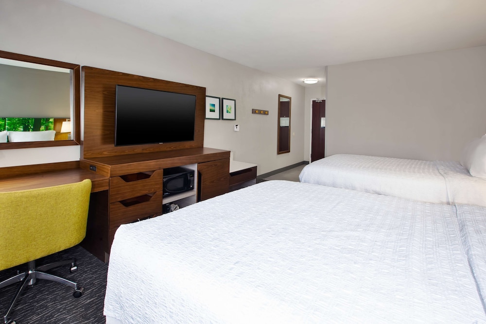 Hampton Inn Clarion - photo 35