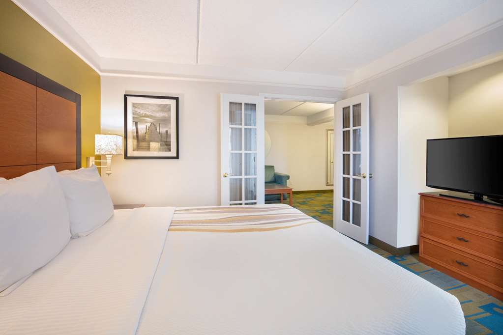 La Quinta Inn & Suites by Wyndham Ocala - photo 23