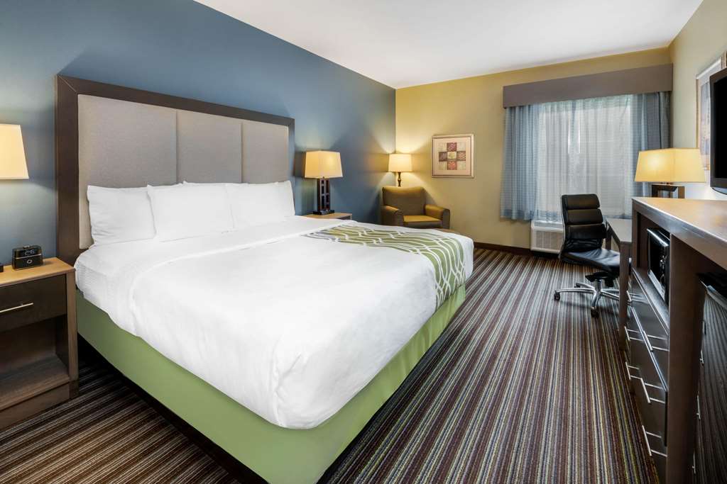 La Quinta Inn & Suites by Wyndham Broussard Lafayette Area - photo 25