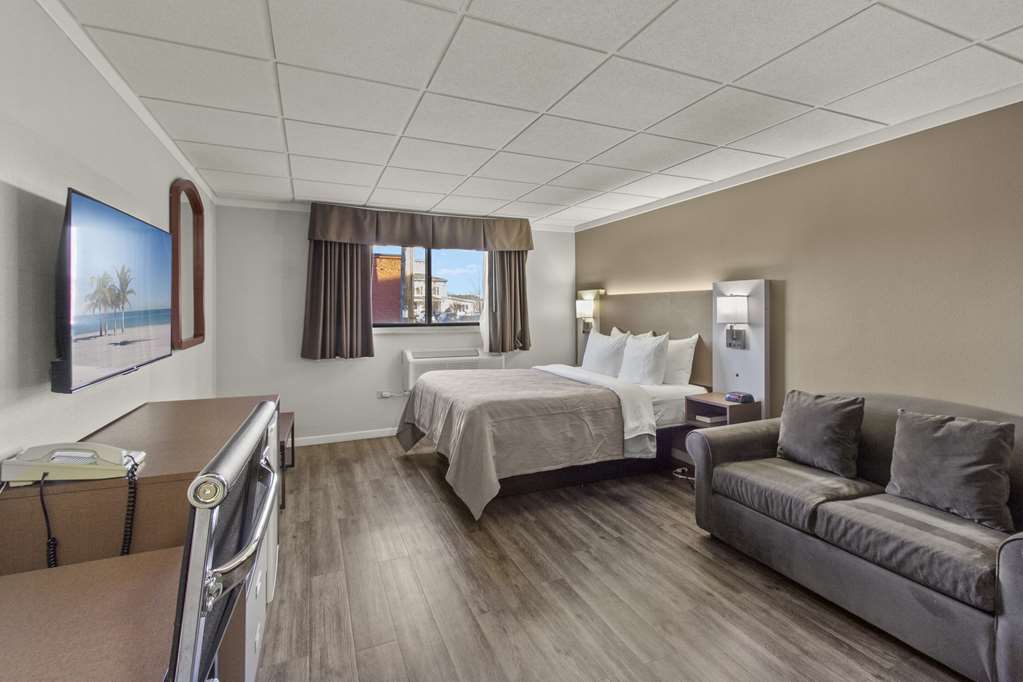 Quality Inn & Suites Green Bay Downtown - photo 33