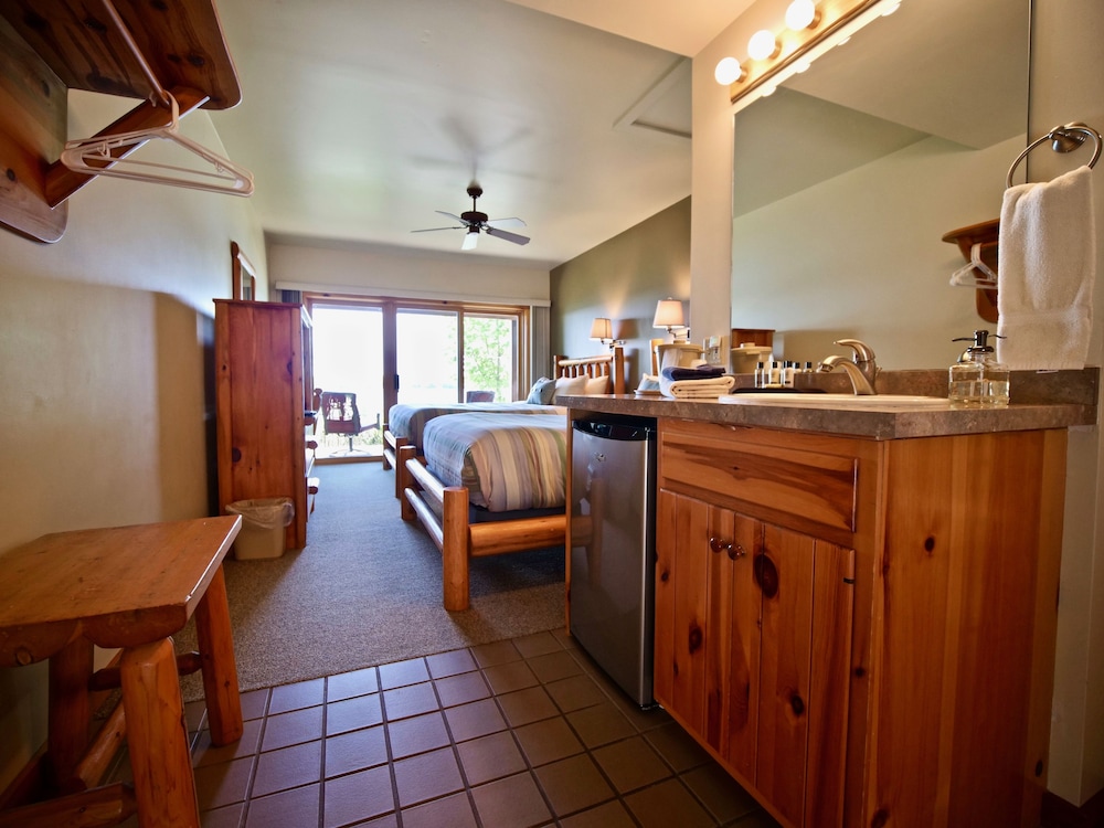 Whaleback Inn - photo 17