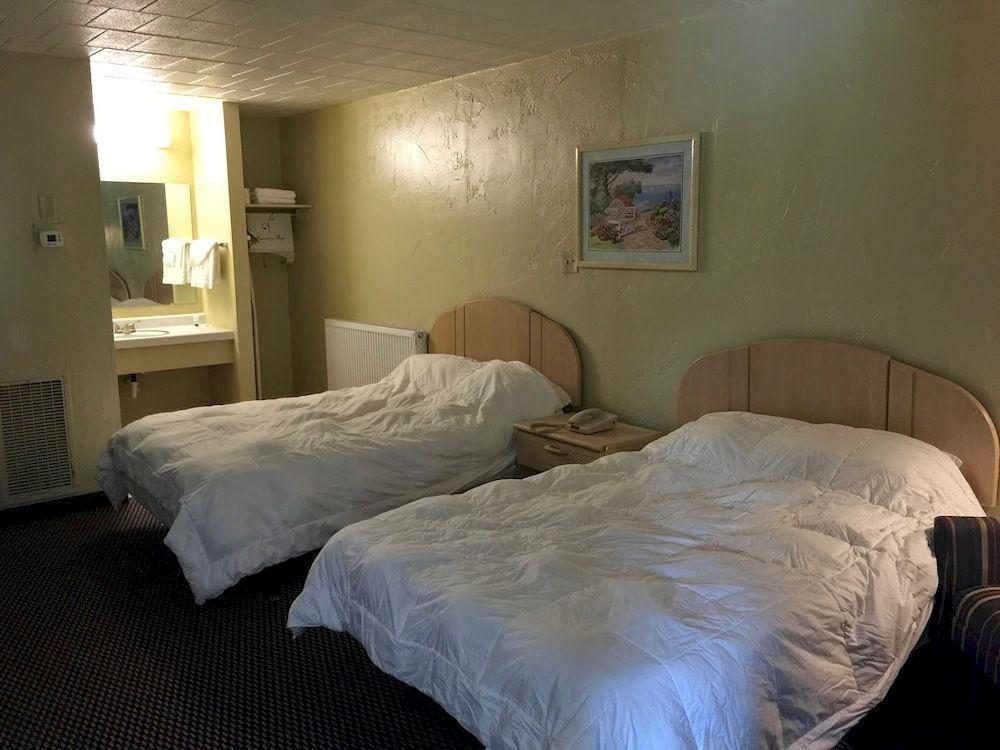 Knights Inn Johnstown - photo 13