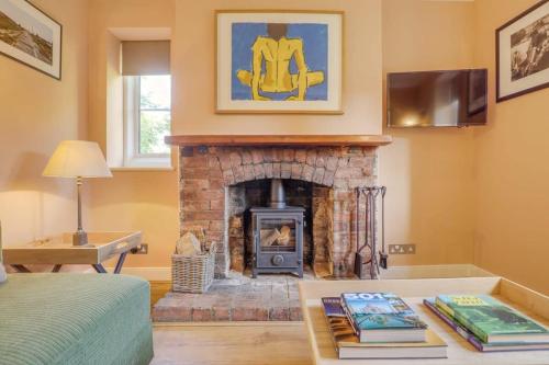 Gardeners Cottage Hot Tub Packages Available — 4-Star Luxury Hotel in Market Harborough, United Kingdom