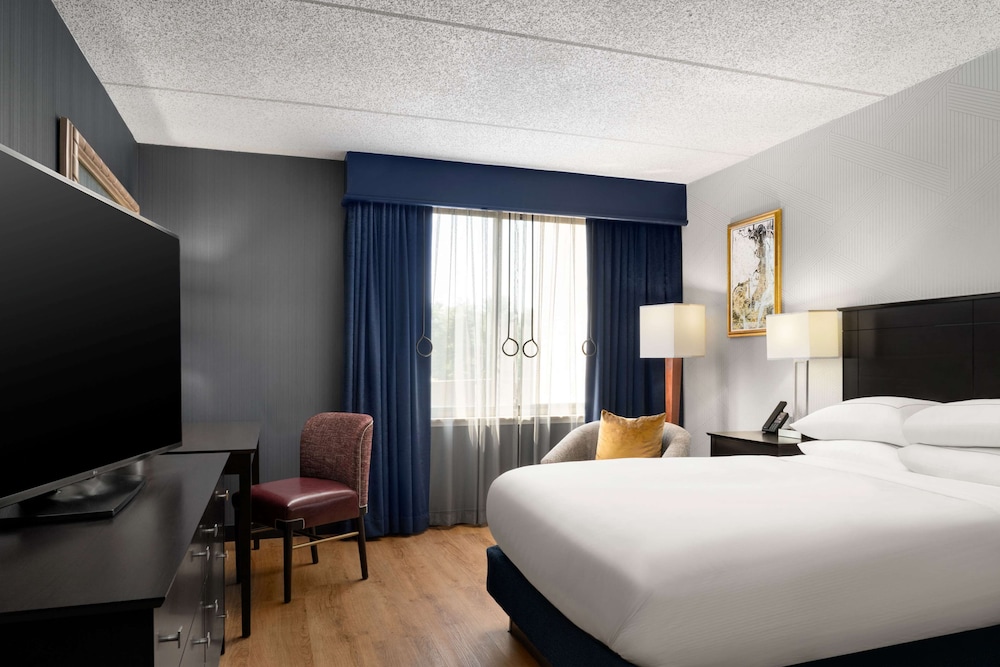 DoubleTree by Hilton Hartford Bradley Airport — Windsor Locks — photo 4