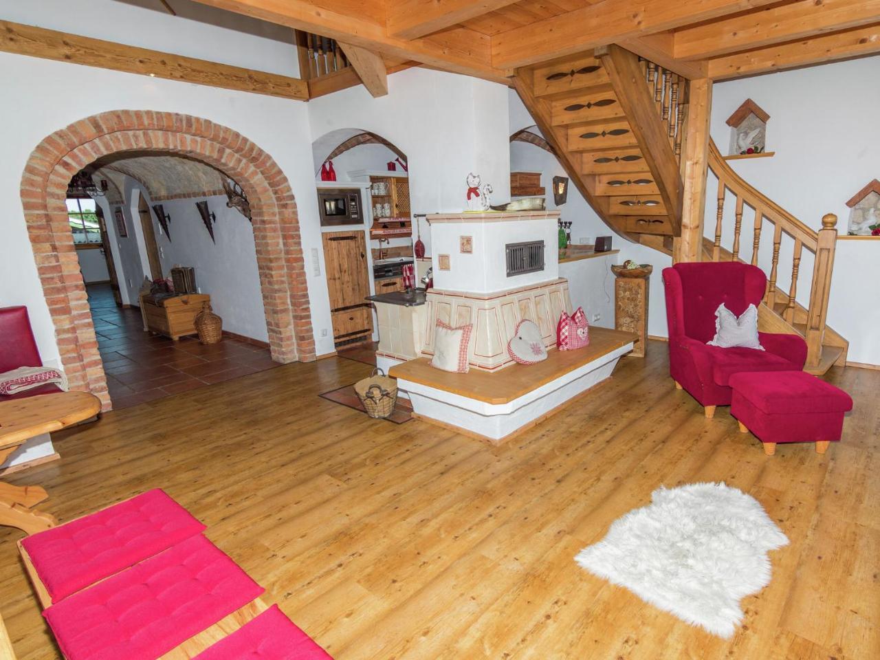 Quaint Holiday Home in Feldwies near Ski Area — 4-Star Luxury Hotel in Ubersee, Germany