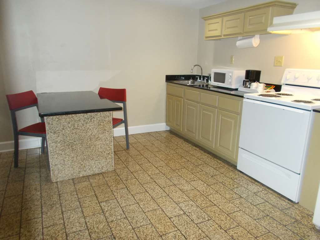 SureStay Plus Hotel by Best Western St Marys Cumberland - photo 24