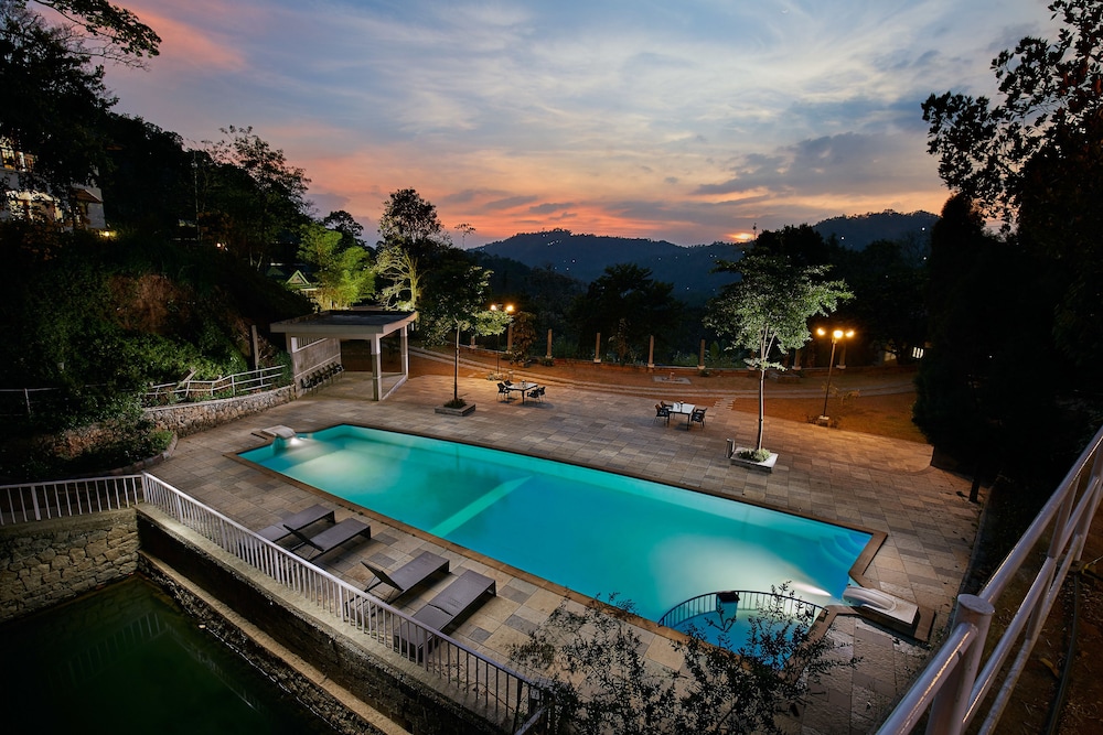 Summit Bird's Valley Resort & Spa - last minute hotel in Munnar