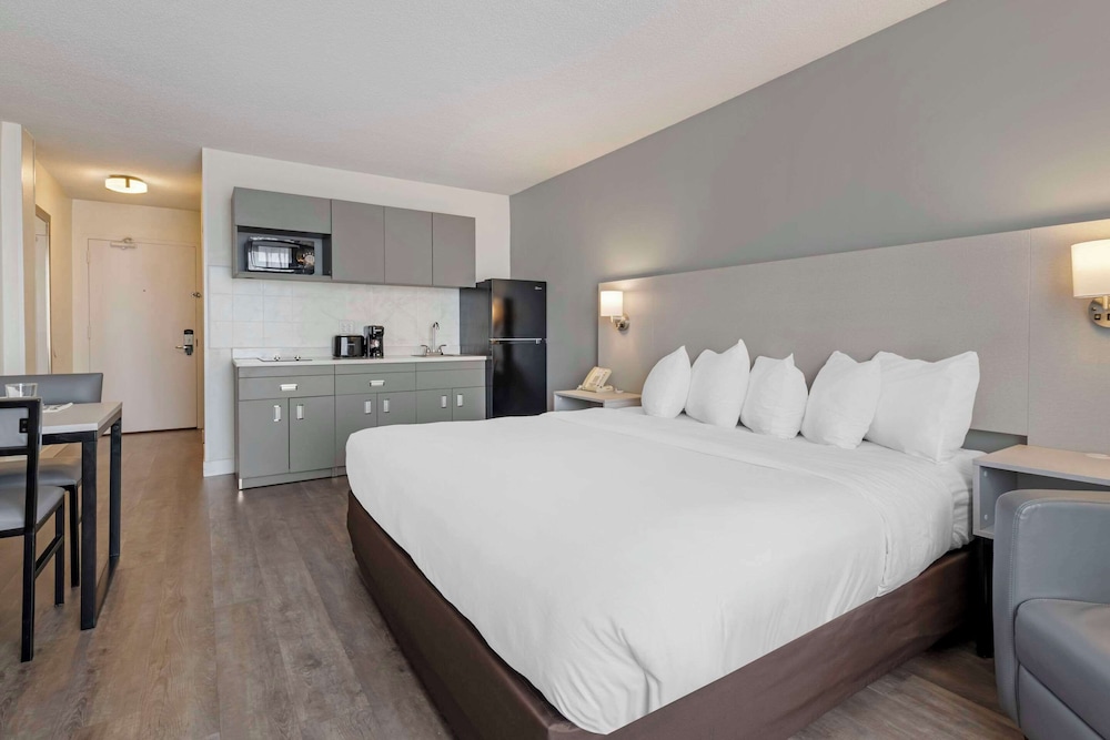 MainStay Suites MSP Airport Mall of America - photo 17