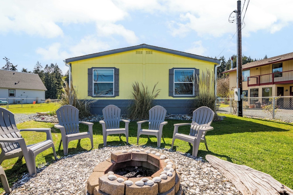 Sunny by the Sound by AvantStay Coastal Escape - photo 35