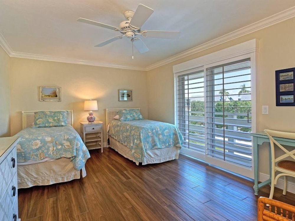 Surfside 12 C4 — Sanibel — photo 4