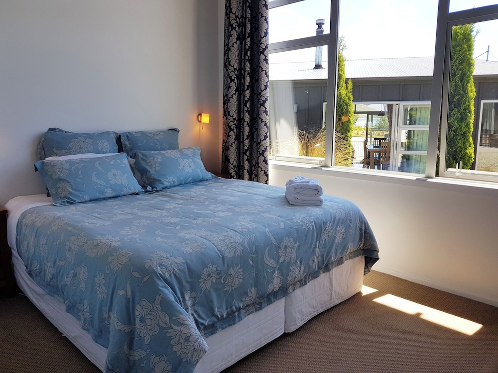Three Rivers 2 Bedroom Cottage — 4-Star Luxury Hotel in Lake Tekapo, New Zealand