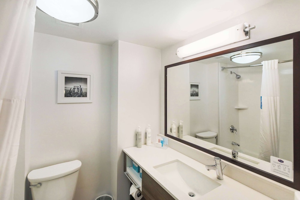 Hampton Inn Fall River Westport - photo 32