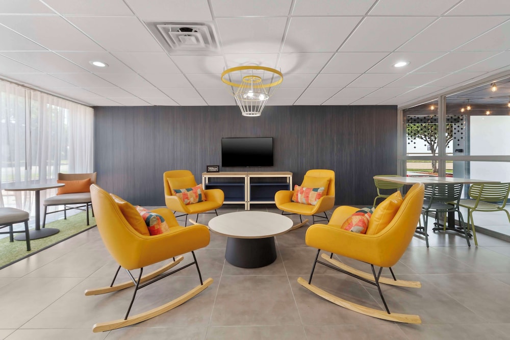 Spark by Hilton Grand Prairie - photo 3