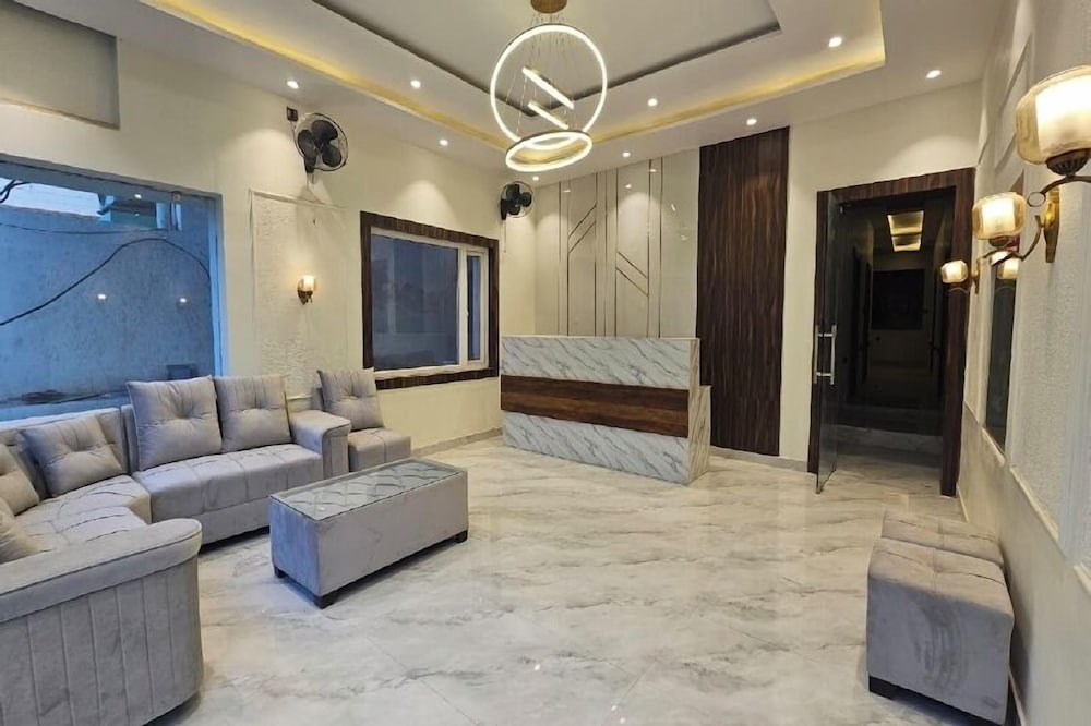 Triveni International — Varanasi