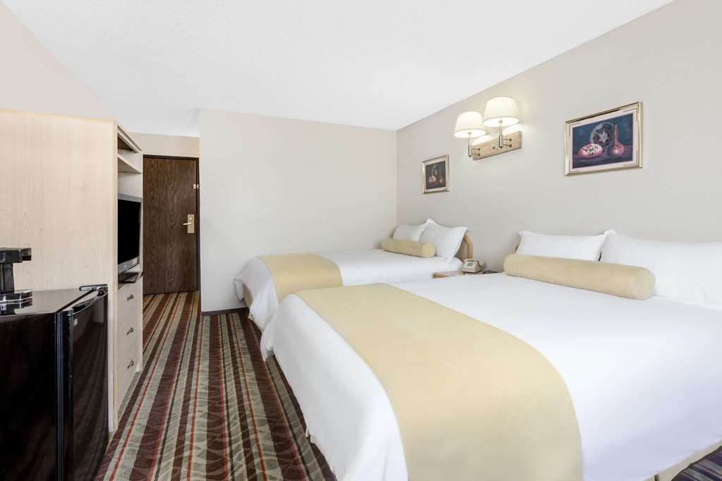 Super 8 by Wyndham Lake Havasu City - photo 8