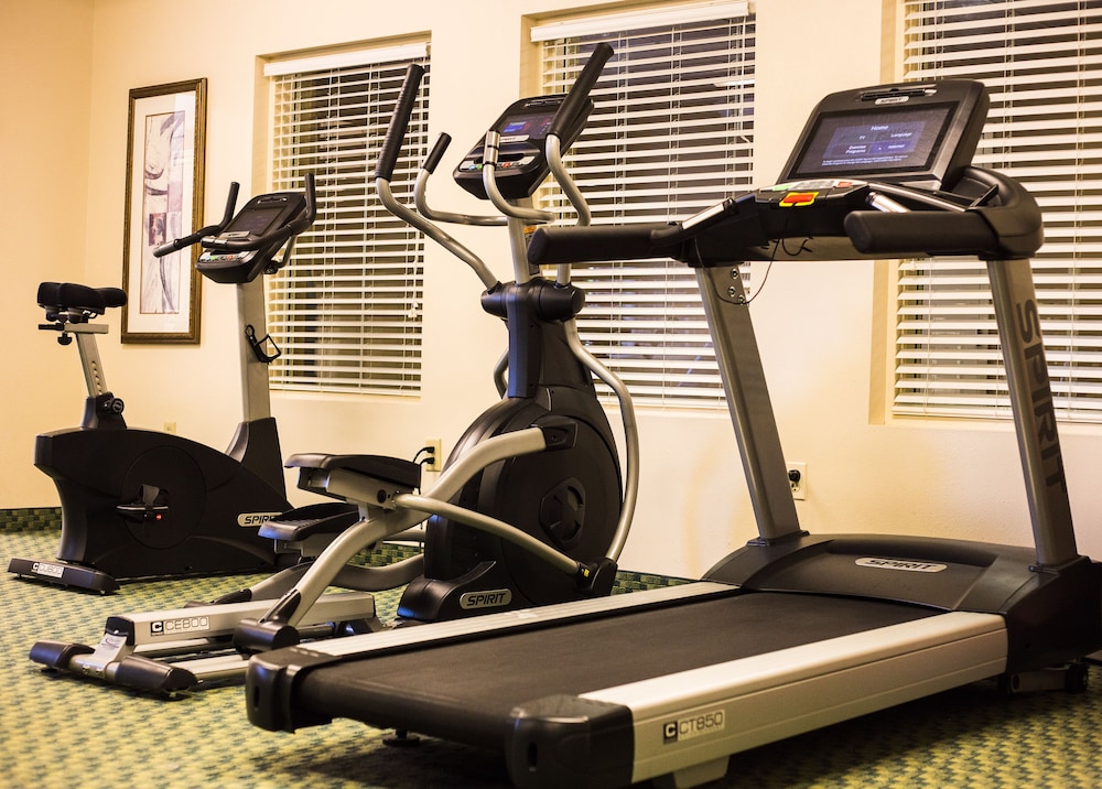 Candlewood Suites Syracuse Airport - photo 20