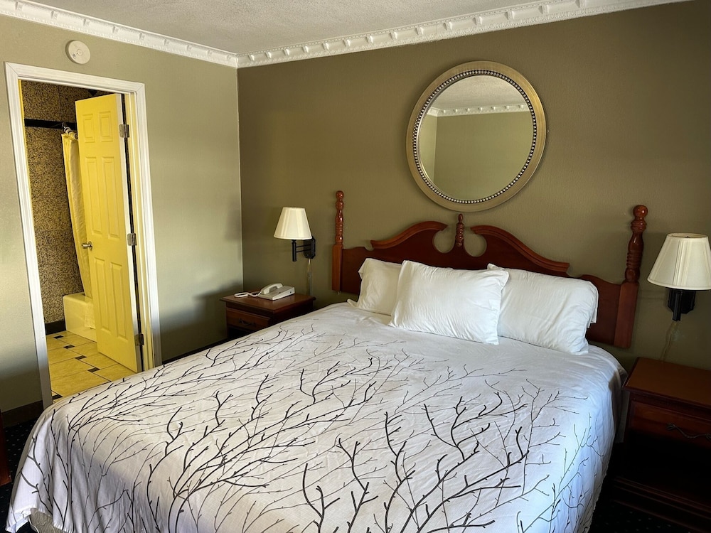 Western Village Inn - photo 7