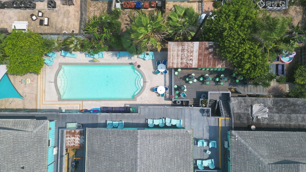 Upper Deck Hotel and Bar Adults Only - photo 30