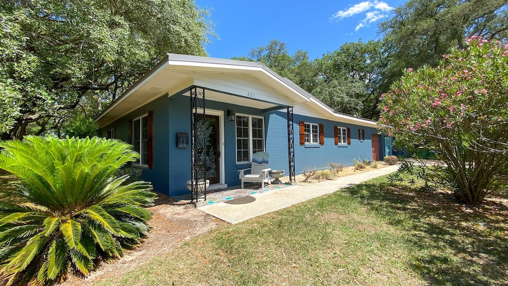 Kisses Cottage Home - photo 23