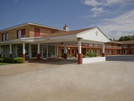 Rodeway Inn - carbon neutral hotel in Perry