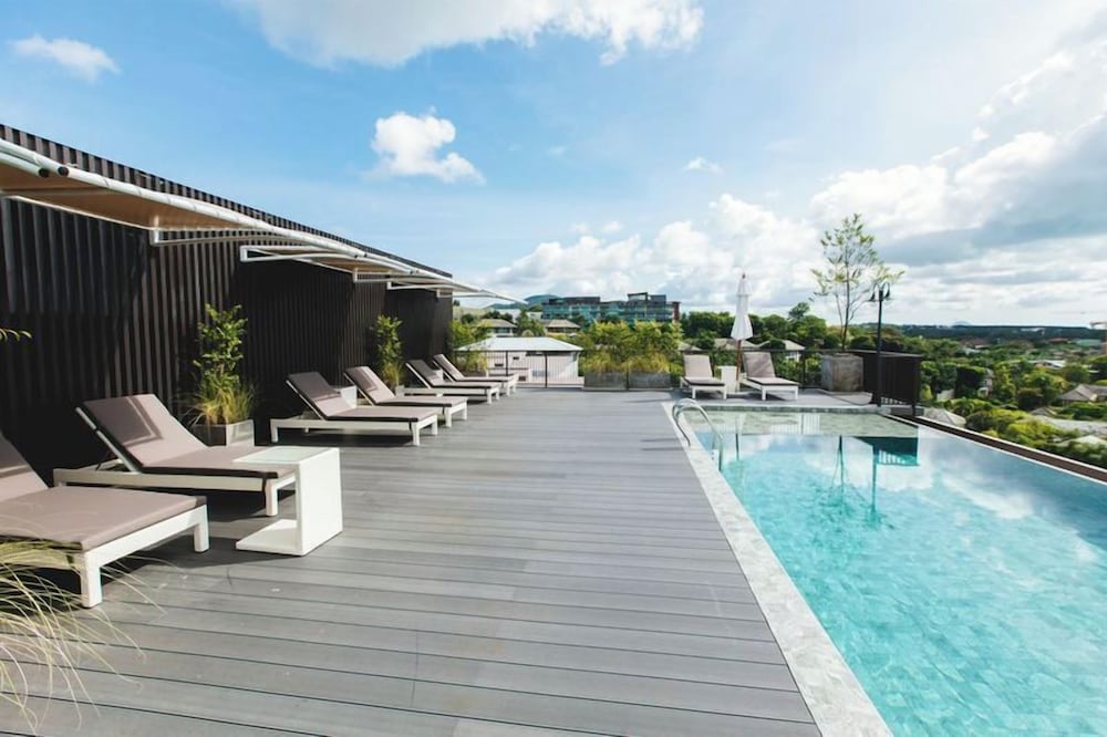 The Proud Rawai - last minute hotel in Phuket