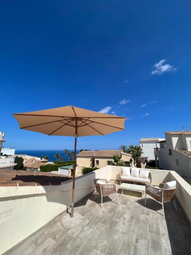 Luminosa villa con vistas al mar en Cala Moraig — 4-Star Luxury Hotel in Benitachell, Spain