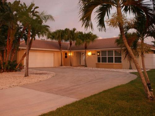 Villa Catalina Eilanden — 4-Star Luxury Hotel in Cape Coral, United States