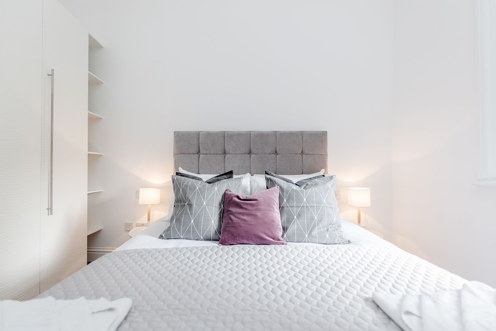 Soho Apartments by BaseToGo London — 4-Star Luxury Hotel in London, United Kingdom