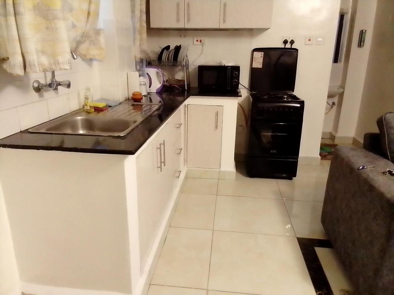 1 Bed Flat Sleeps 2 Parking Wifi