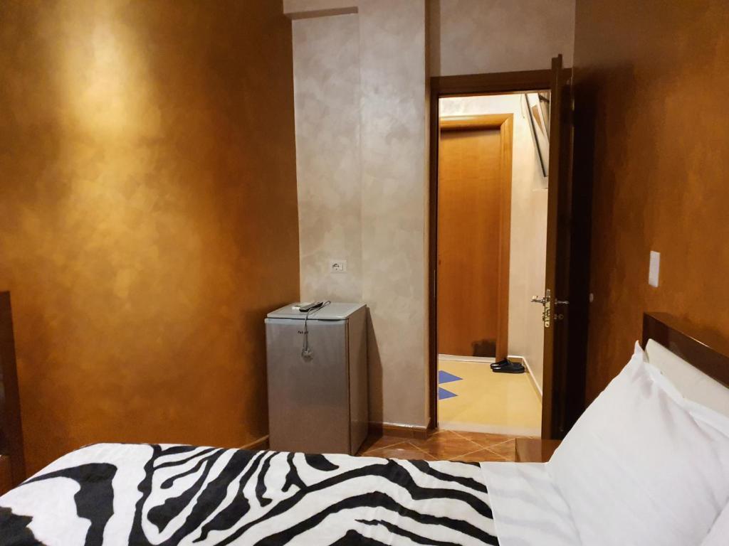 Kompleksi Gjoni in Fier, Albania