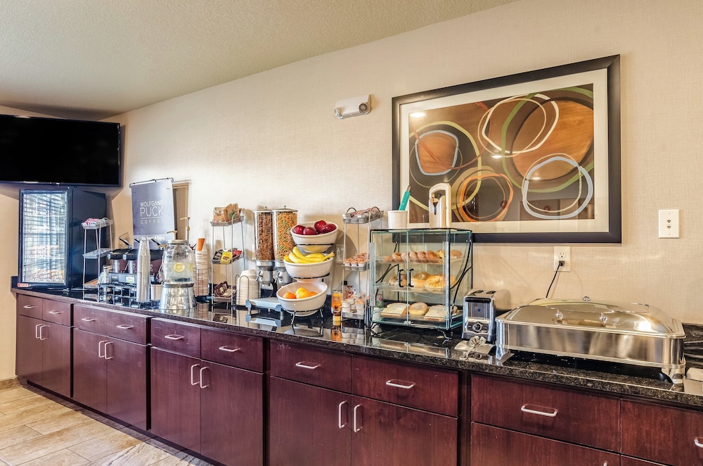 Cobblestone Inn & Suites Bridgeport - photo 25