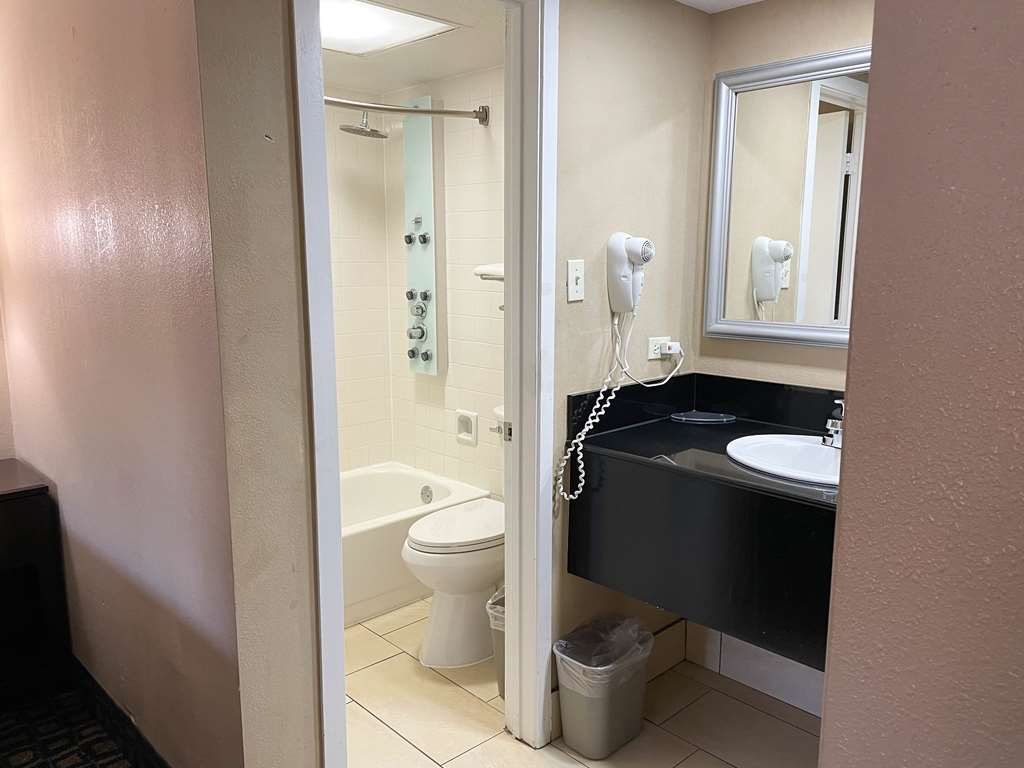 Studio 6 Suites North Richland Hills TX - photo 12