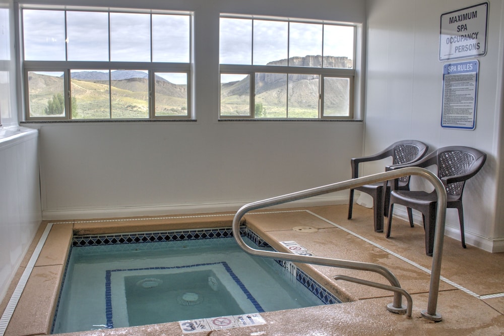 Allington Inn & Suites - photo 19