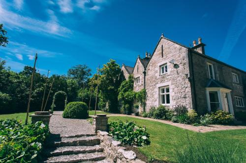 Tros Yr Afon Holiday Cottages and Manor House — 4-Star Luxury Hotel in Beaumaris, United Kingdom