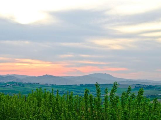 Al Castello - carbon neutral hotel in Tavullia