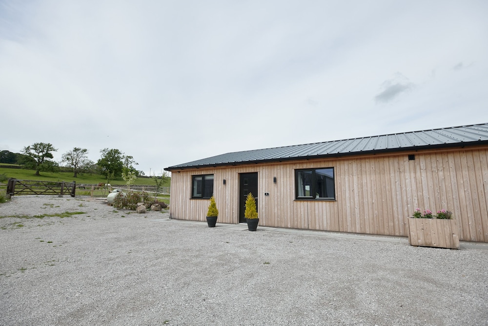 Whernside Lodge
