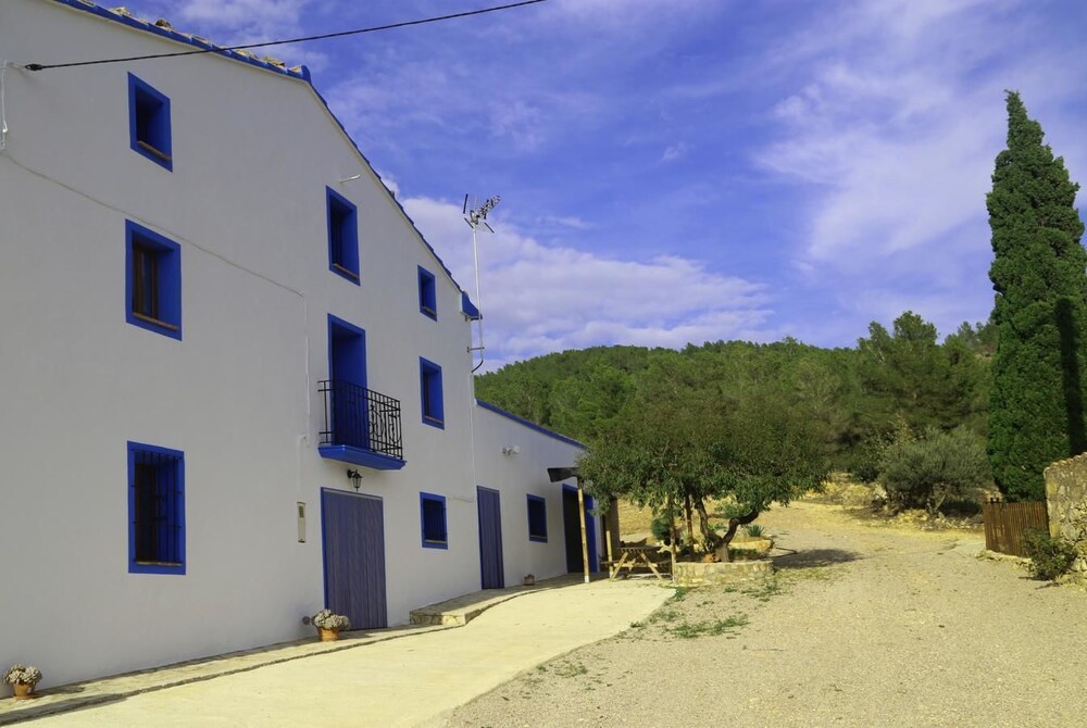 Masia Rural Canalisos — 4-Star Luxury Hotel in Adzaneta, Spain