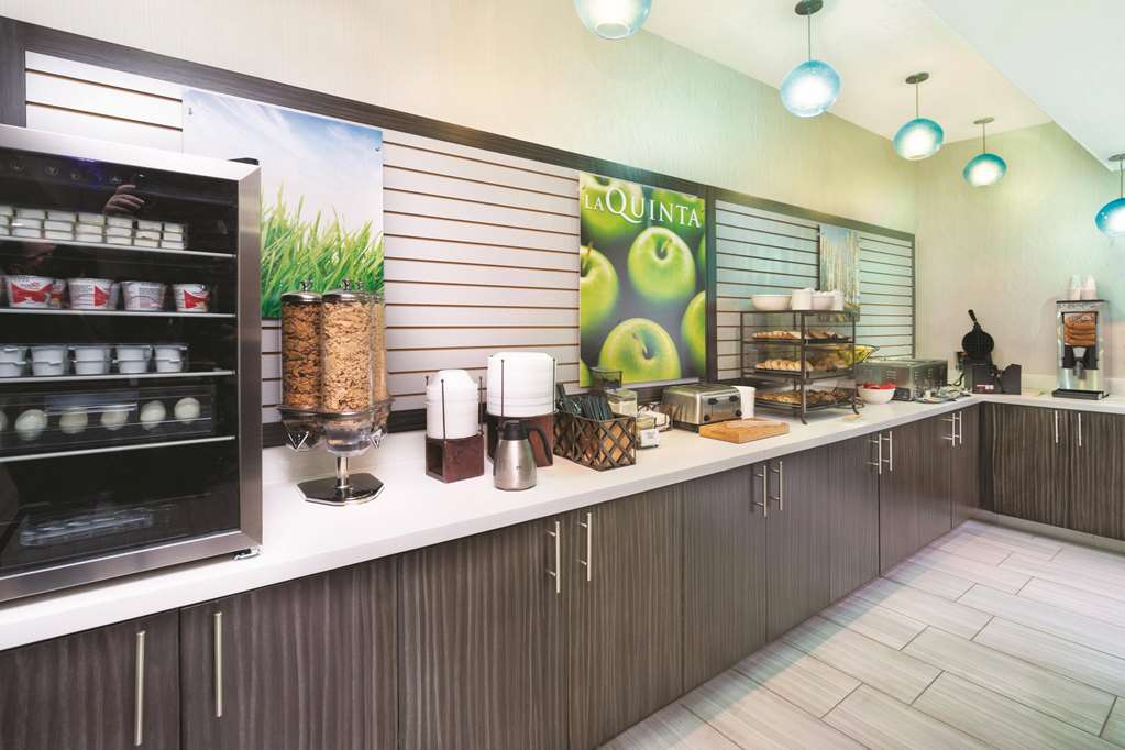La Quinta Inn & Suites by Wyndham Loudon - photo 42