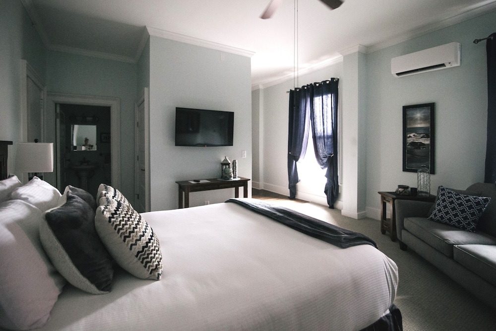 The Continental Hotel - photo 14