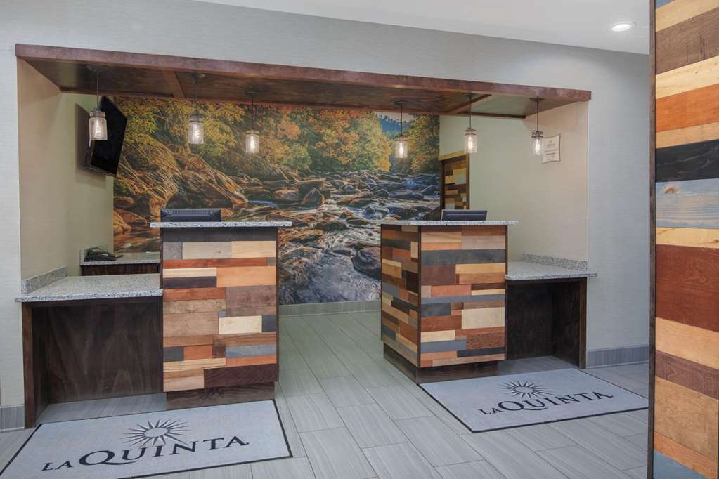La Quinta Inn by Wyndham Calhoun South I 75 - photo 6
