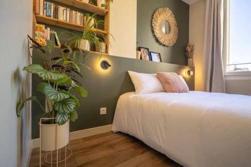 Le Cocon Urban Jungle Calme Et Lumineux in Montelimar, France