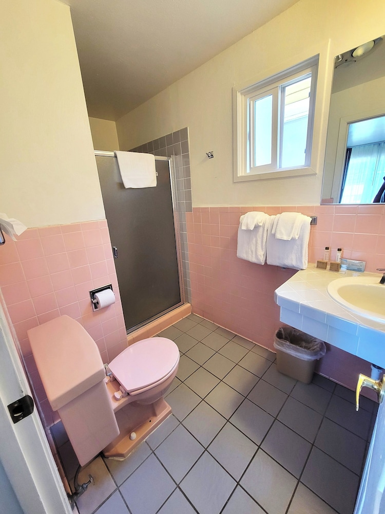 Uptown Inn - photo 36