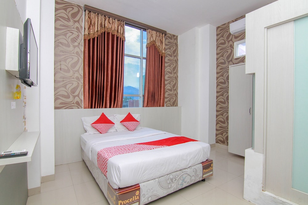 Oyo 861 R Four Hotel in Palu, Indonesia