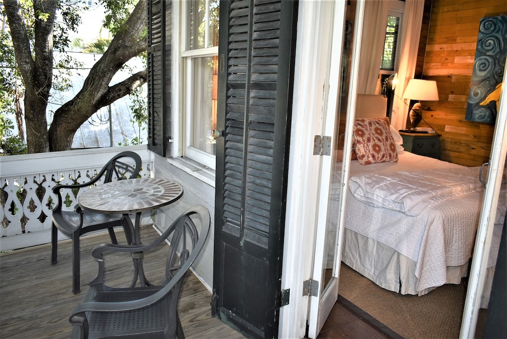 Simonton Court Historic Inn & Cottages - photo 203