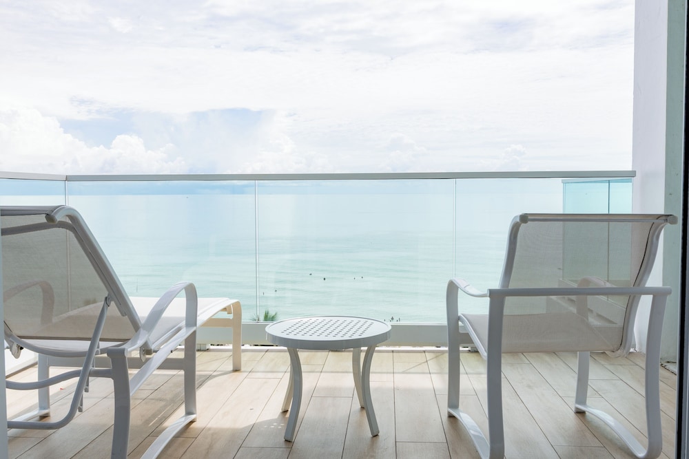 Sherry Frontenac Oceanfront Hotel - photo 49