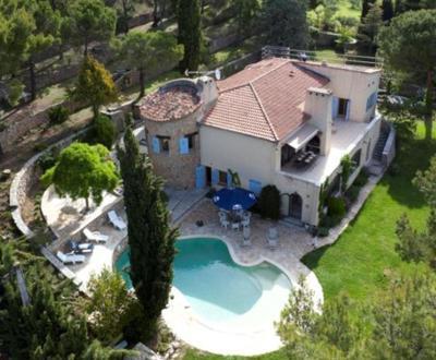 Villa de Caractere Climatisee Avec Piscine135 Av Charles Boyer la Ferrage — 4-Star Luxury Hotel in Aups, France