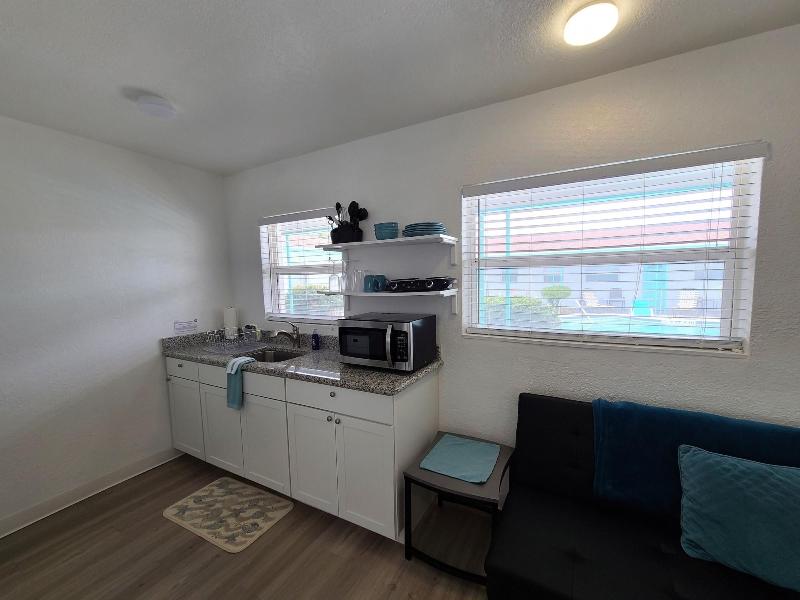 Sun Island Motel - photo 59