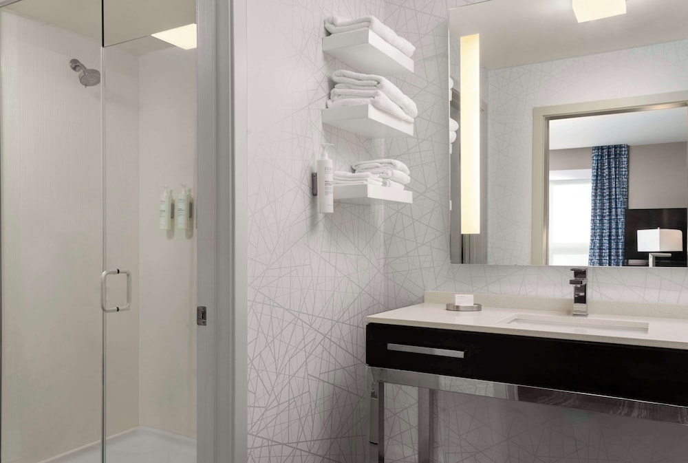 Hampton Inn & Suites Worcester - photo 35