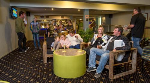 Laurieton Hotel — Camden Haven — photo 2