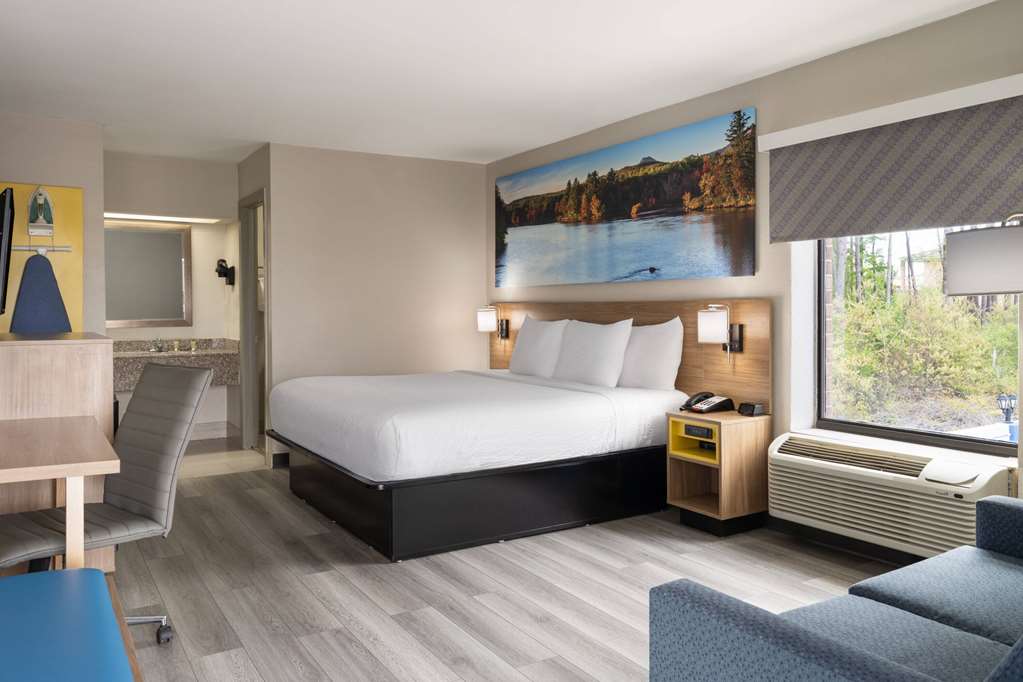 Days Inn by Wyndham Weldon Roanoke Rapids - photo 8